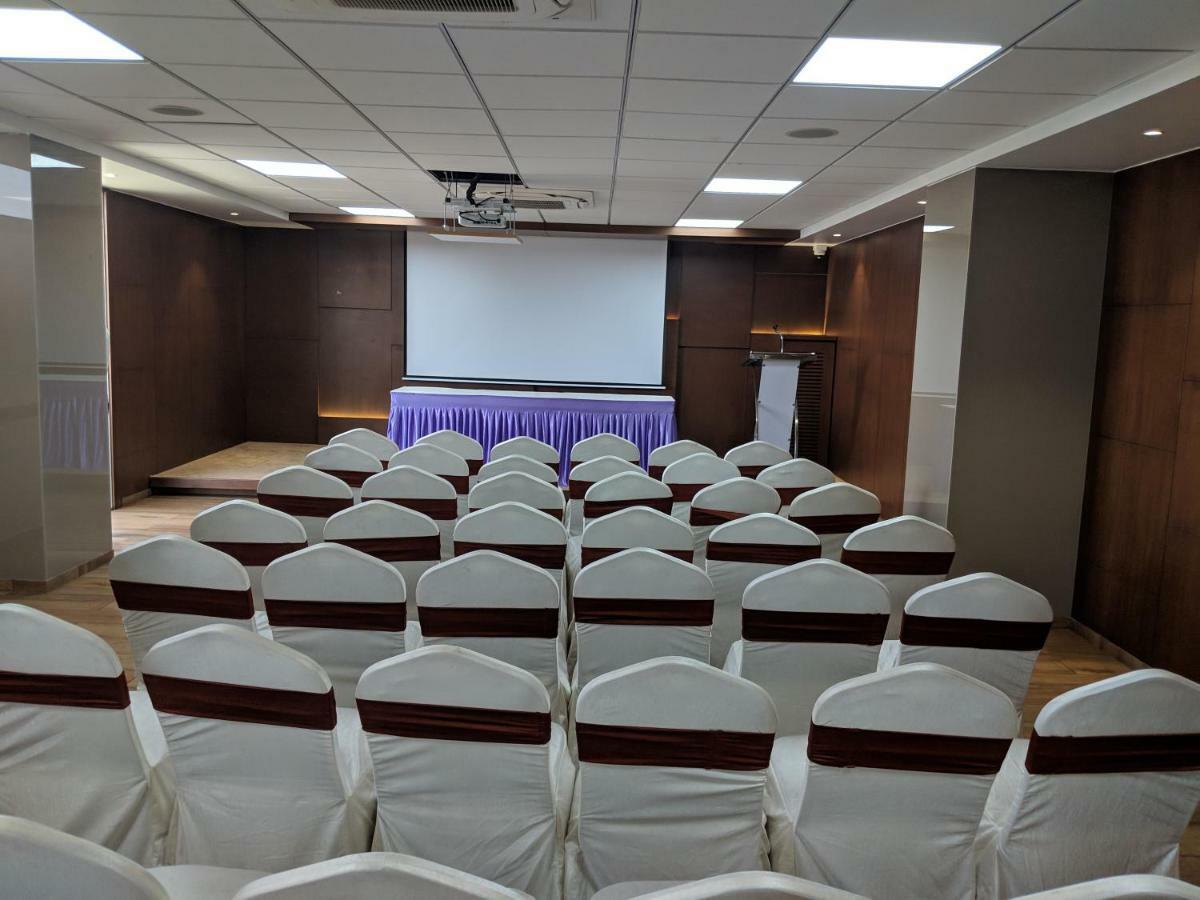 Hotel Avaante Ahmedabad Formerly Known As The Orchid Hotel Kültér fotó
