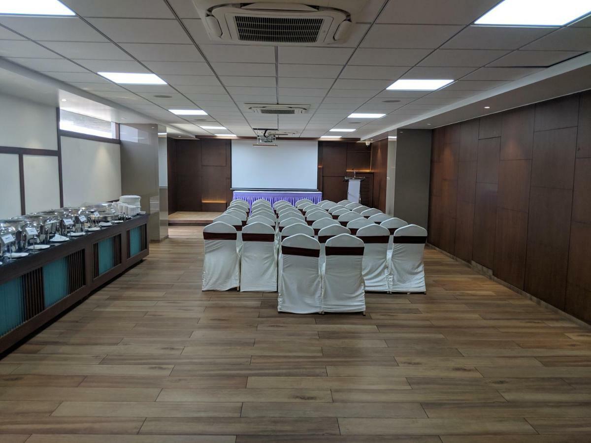 Hotel Avaante Ahmedabad Formerly Known As The Orchid Hotel Kültér fotó