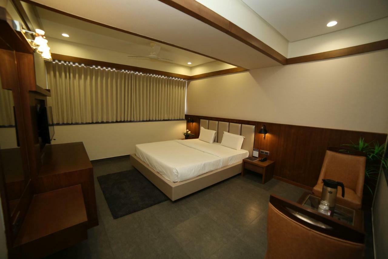Hotel Avaante Ahmedabad Formerly Known As The Orchid Hotel Kültér fotó